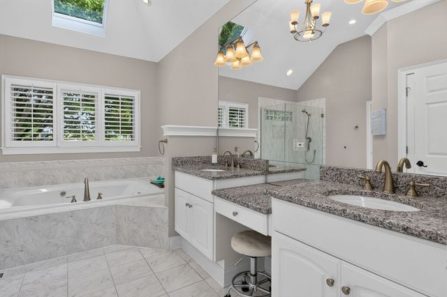 2439 Fawn Lake Circle, Naperville, IL 60564