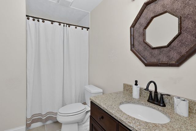 2439 Fawn Lake Circle, Naperville, IL 60564