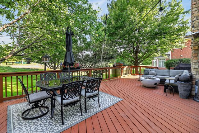 2439 Fawn Lake Circle, Naperville, IL 60564