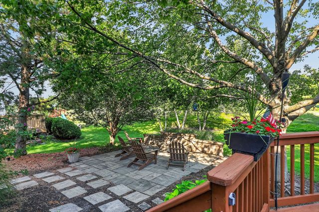 2439 Fawn Lake Circle, Naperville, IL 60564
