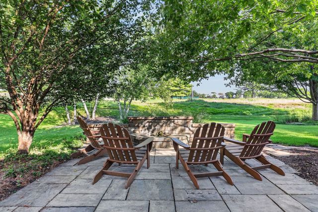 2439 Fawn Lake Circle, Naperville, IL 60564