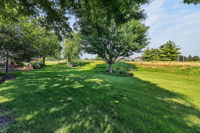 2439 Fawn Lake Circle, Naperville, IL 60564