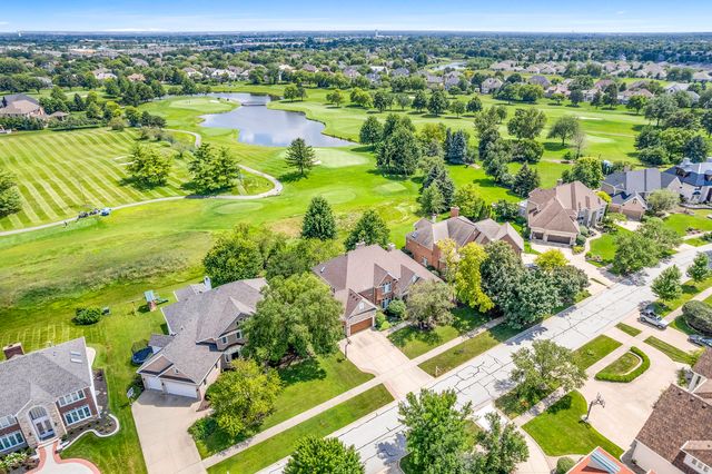 2439 Fawn Lake Circle, Naperville, IL 60564