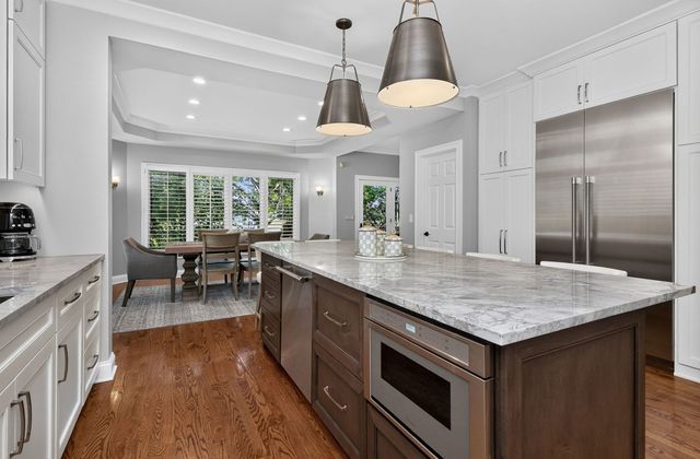 2439 Fawn Lake Circle, Naperville, IL 60564
