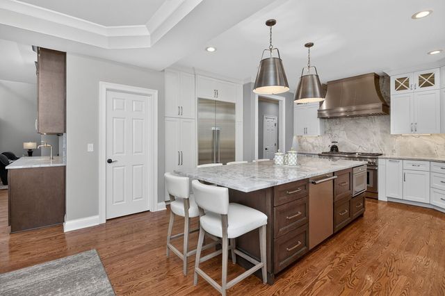 2439 Fawn Lake Circle, Naperville, IL 60564
