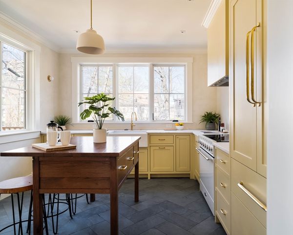 23 Ellery Street 23, Cambridge, MA 02138