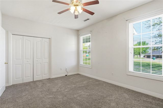 3473 Grapevine Drive, Tontitown, AR 72762