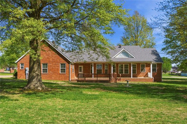 3473 Grapevine Drive, Tontitown, AR 72762