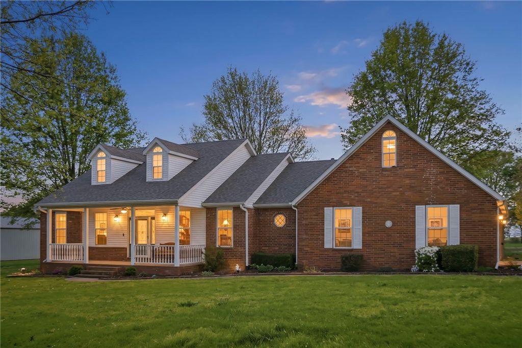 3473 Grapevine Drive, Tontitown, AR 72762
