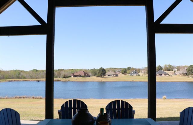 23670 Champion Dr, Lindale, TX 75771