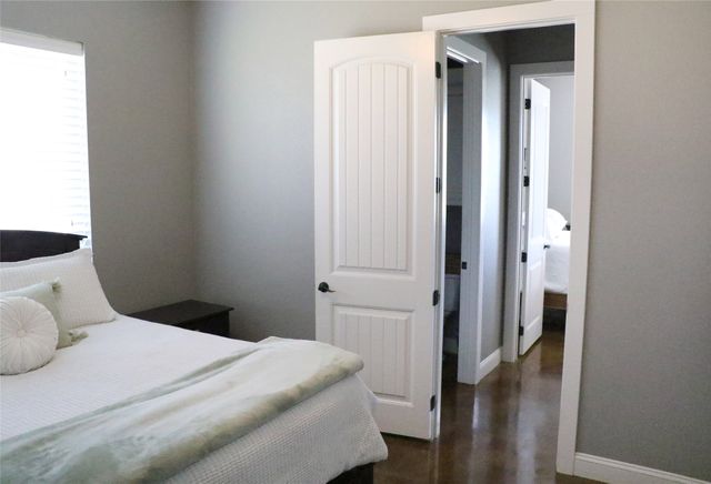 23670 Champion Dr, Lindale, TX 75771