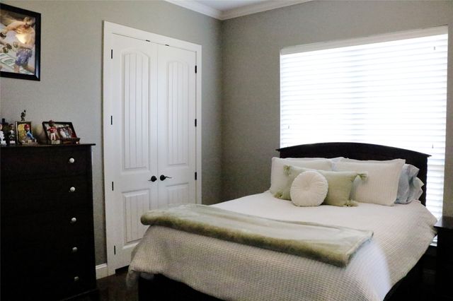 23670 Champion Dr, Lindale, TX 75771