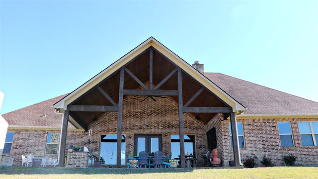 23670 Champion Dr, Lindale, TX 75771