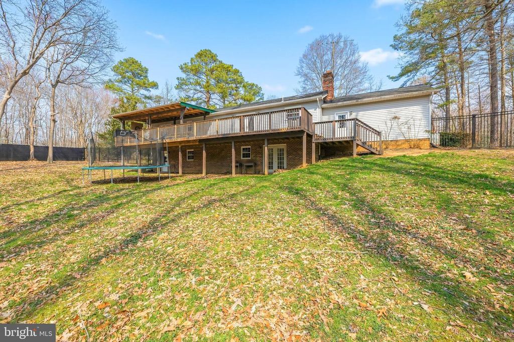 Image 10 of property listing at 7425 SIMMS LANDING RD, Port Tobacco, MD 20677