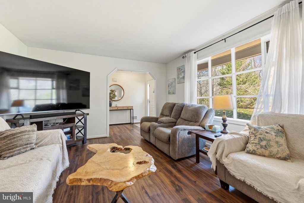 Image 16 of property listing at 7425 SIMMS LANDING RD, Port Tobacco, MD 20677