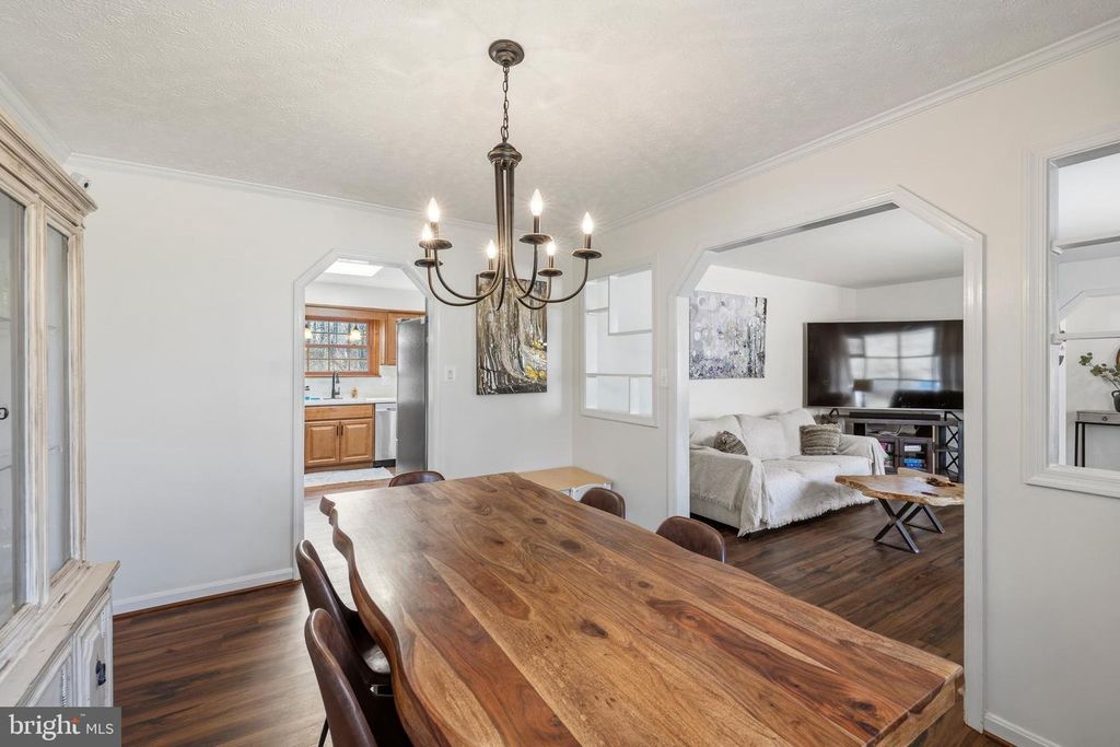 Image 18 of property listing at 7425 SIMMS LANDING RD, Port Tobacco, MD 20677