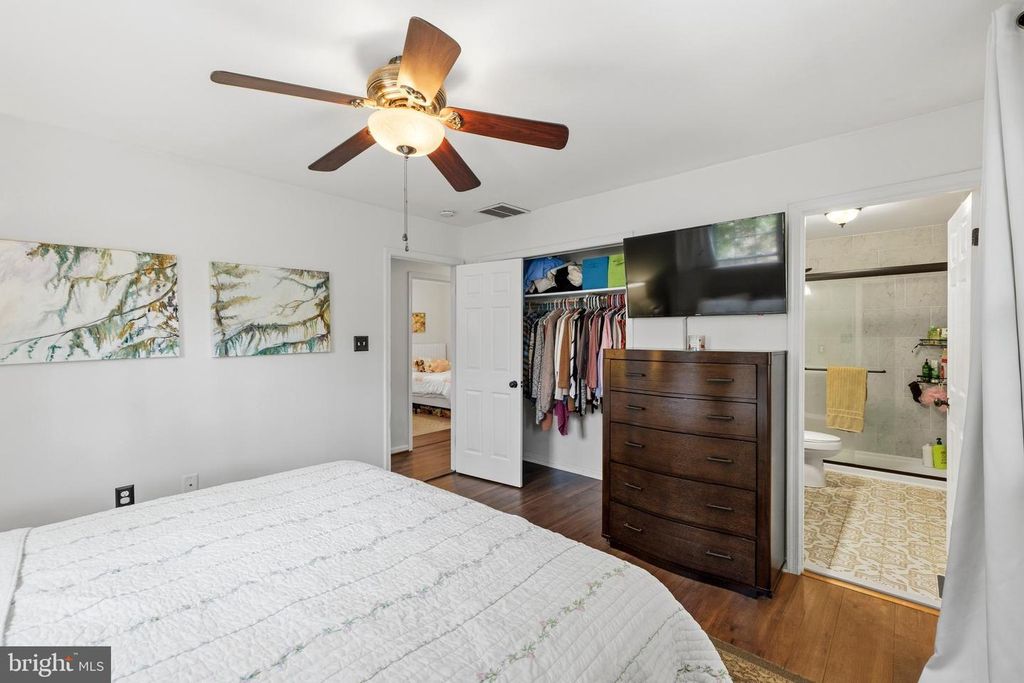 Image 34 of property listing at 7425 SIMMS LANDING RD, Port Tobacco, MD 20677