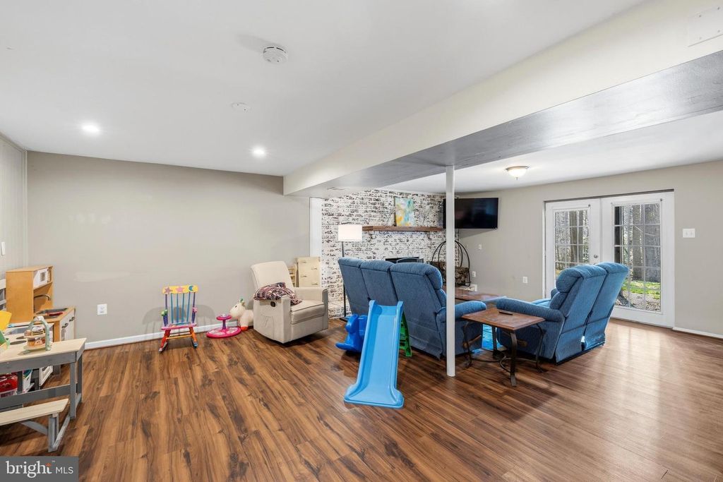 Image 37 of property listing at 7425 SIMMS LANDING RD, Port Tobacco, MD 20677