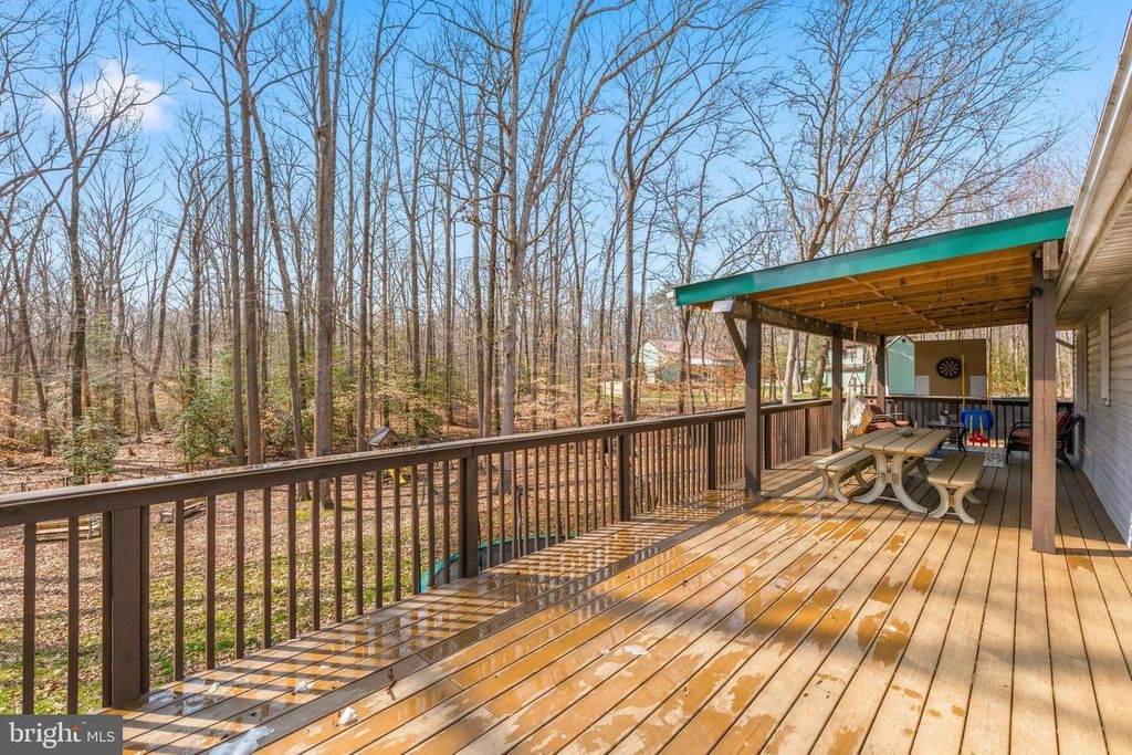 Image 5 of property listing at 7425 SIMMS LANDING RD, Port Tobacco, MD 20677