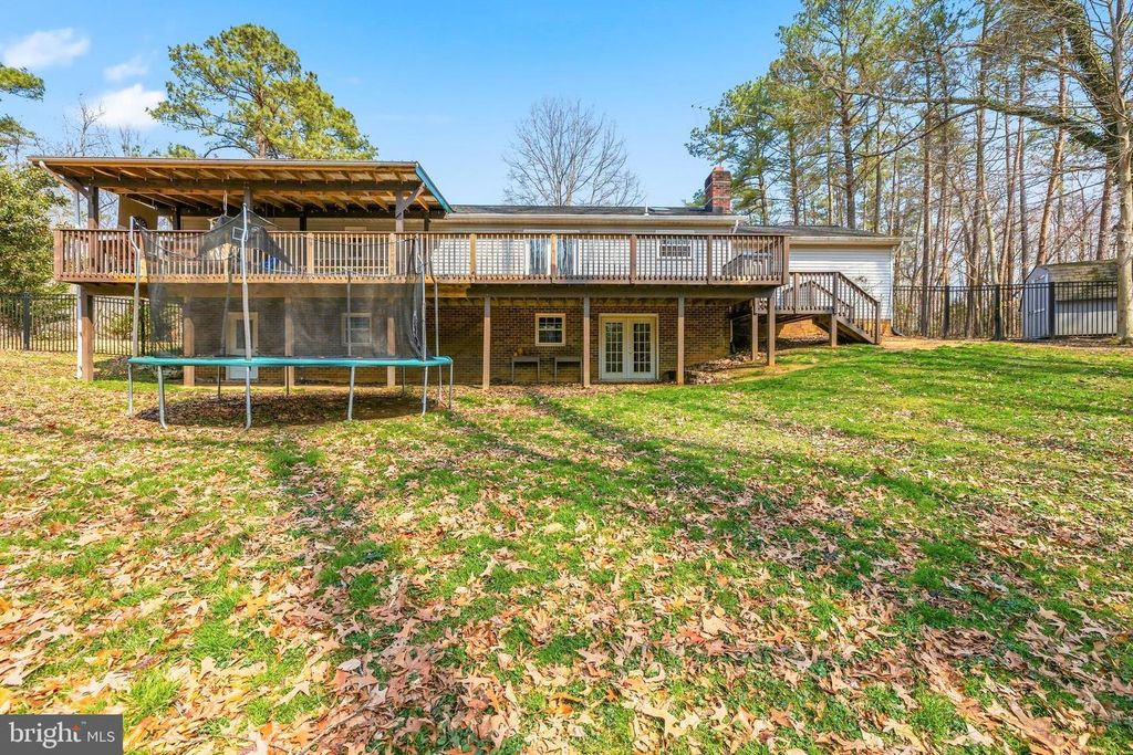 Image 9 of property listing at 7425 SIMMS LANDING RD, Port Tobacco, MD 20677