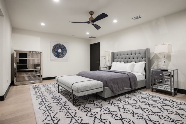7336 Lakehurst Avenue, Dallas, TX 75230
