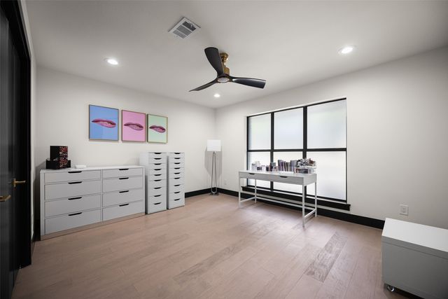 7336 Lakehurst Avenue, Dallas, TX 75230