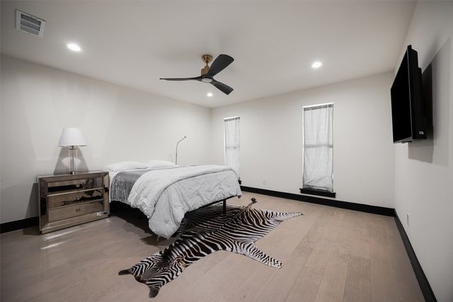 7336 Lakehurst Avenue, Dallas, TX 75230
