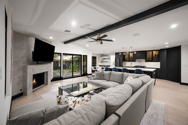 7336 Lakehurst Avenue, Dallas, TX 75230