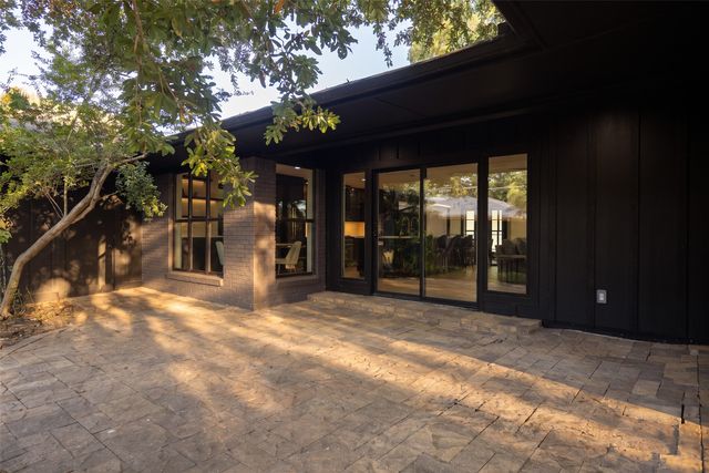 7336 Lakehurst Avenue, Dallas, TX 75230