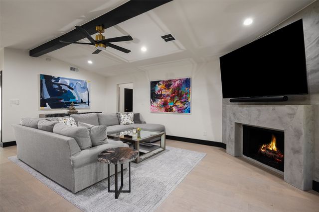 7336 Lakehurst Avenue, Dallas, TX 75230