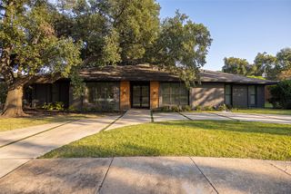 7336 Lakehurst Avenue, Dallas, TX 75230