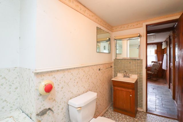 64 Sunset Ln, Dennis, MA 02670