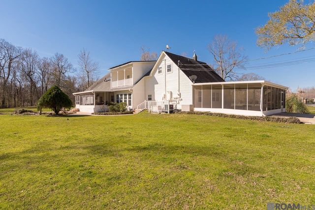 1045 Daisy Ave, St Gabriel, LA 70776