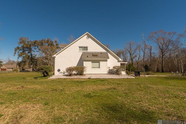 1045 Daisy Ave, St Gabriel, LA 70776