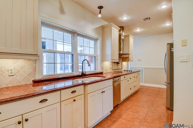 1045 Daisy Ave, St Gabriel, LA 70776