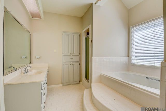 1045 Daisy Ave, St Gabriel, LA 70776