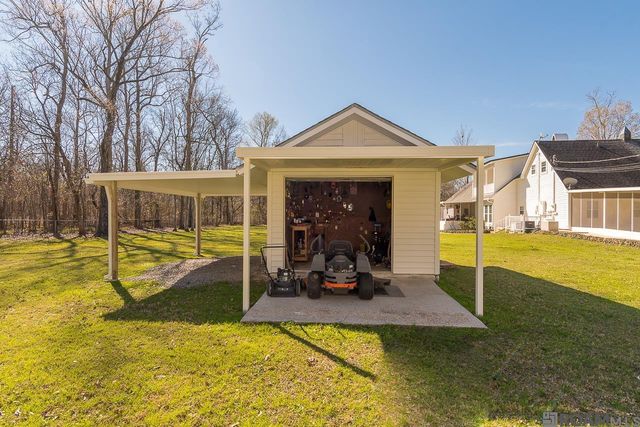 1045 Daisy Ave, St Gabriel, LA 70776