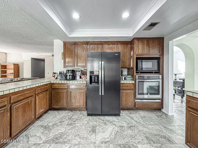 564 Strauss Drive, Newbury Park, CA 91320