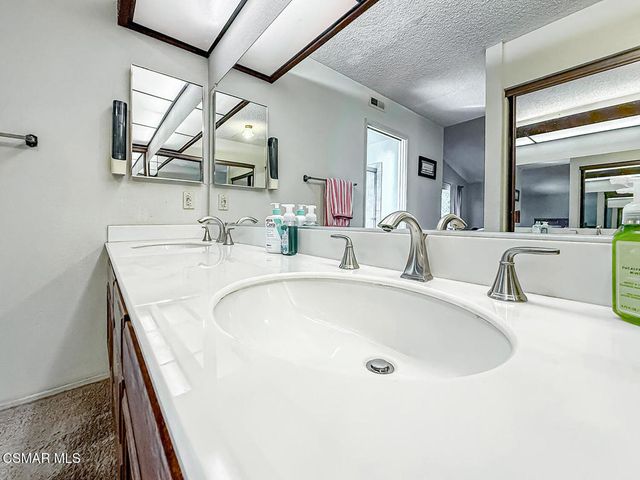 564 Strauss Drive, Newbury Park, CA 91320