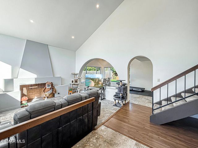 564 Strauss Drive, Newbury Park, CA 91320