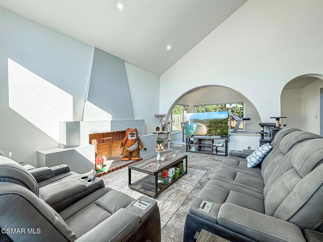 564 Strauss Drive, Newbury Park, CA 91320