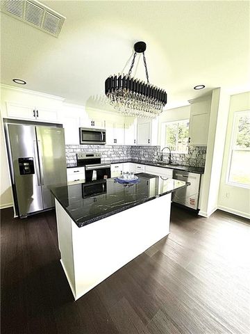 110 WILDWOOD Drive, Stockbridge, GA 30281