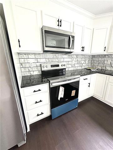 110 WILDWOOD Drive, Stockbridge, GA 30281