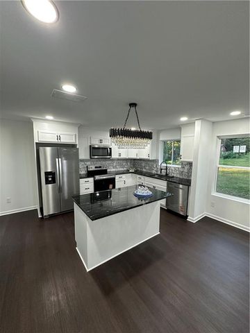 110 WILDWOOD Drive, Stockbridge, GA 30281