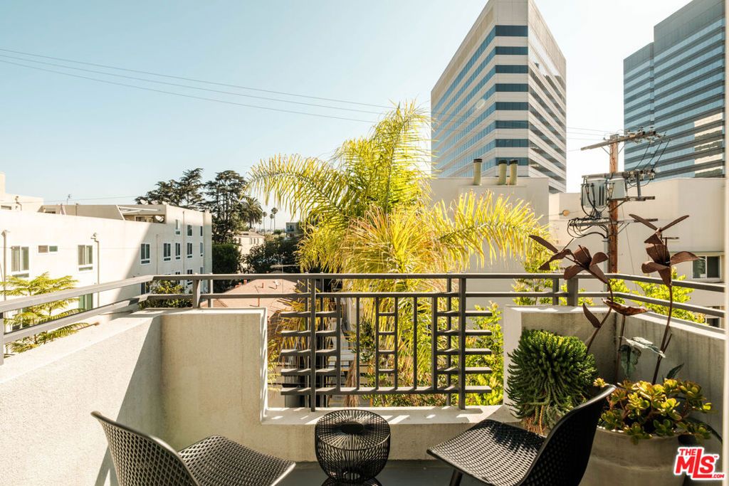 1176 Wellesley Avenue PH2, Los Angeles, CA 90049 — photo 4