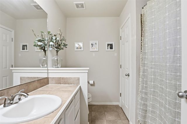 4501 Whispering Valley DR 24, Austin, TX 78727