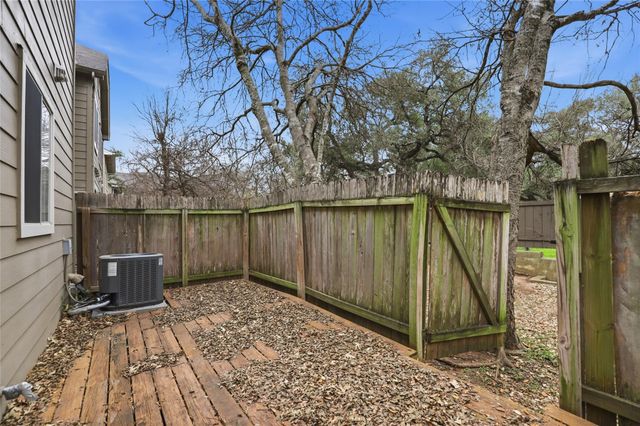 4501 Whispering Valley DR 24, Austin, TX 78727
