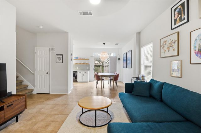 4501 Whispering Valley DR 24, Austin, TX 78727