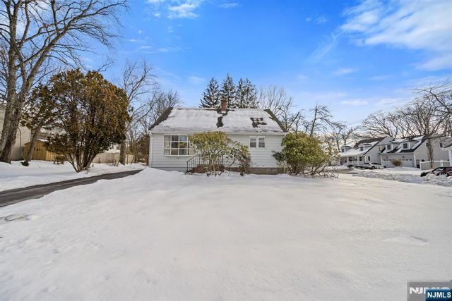 417 Tenakill Drive, Northvale, NJ 07647