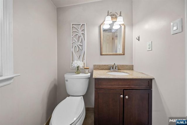 417 Tenakill Drive, Northvale, NJ 07647